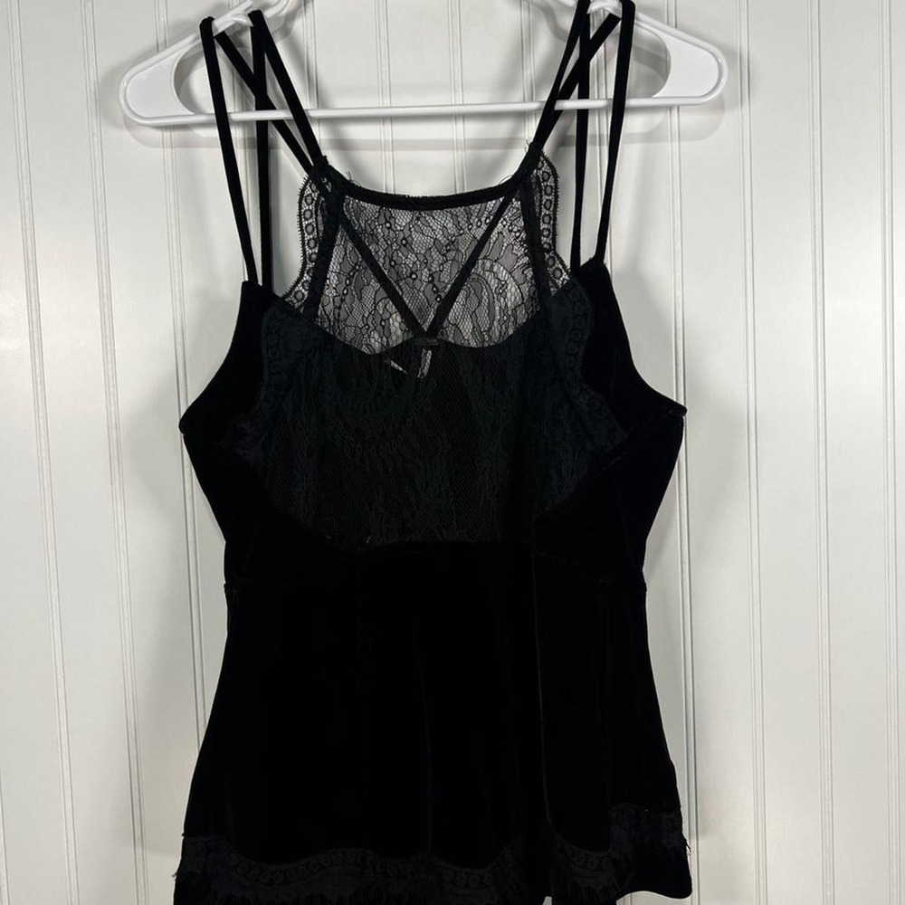 Grunge, whimsical goth, Y2K, boho,90s
Free people "Ellie" Velvet Dual Lace Cam - Picture 1 of 6